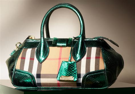 dove sono fabbricatevle borse burberry|Burberry Limited.